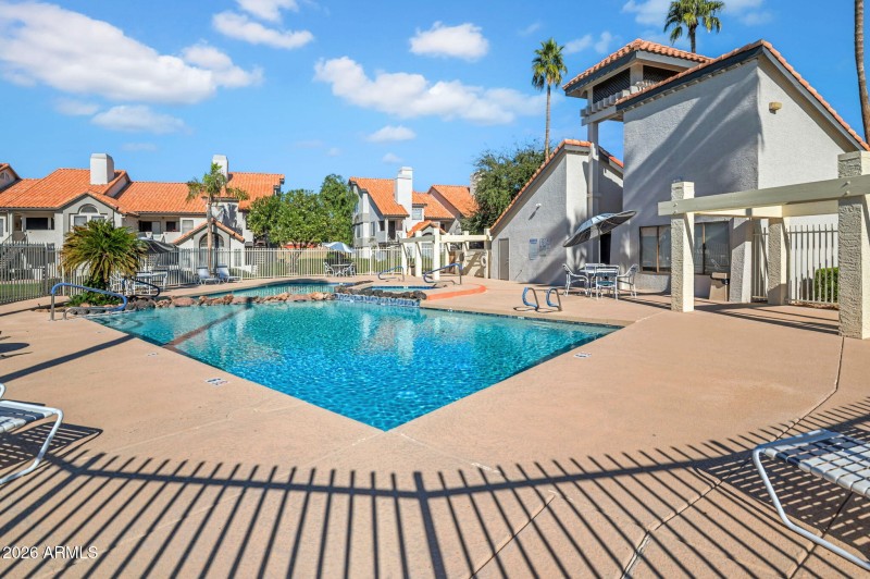 21-web-or-mls-19820 N 13th Ave-21