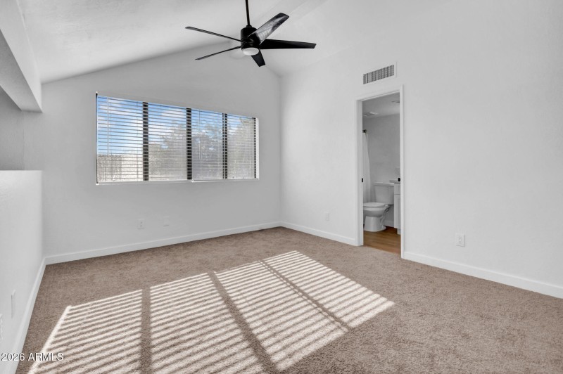 14-web-or-mls-19820 N 13th Ave-14