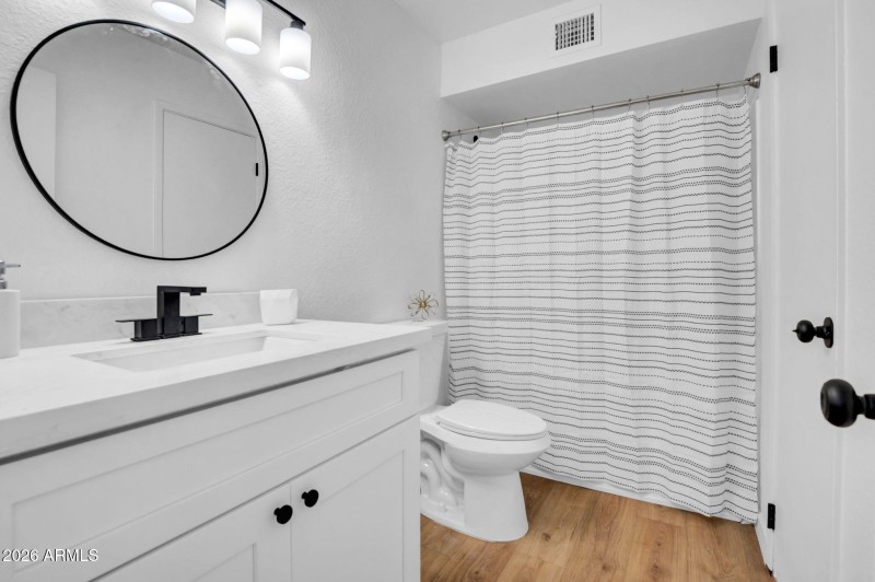 13-web-or-mls-19820 N 13th Ave-13