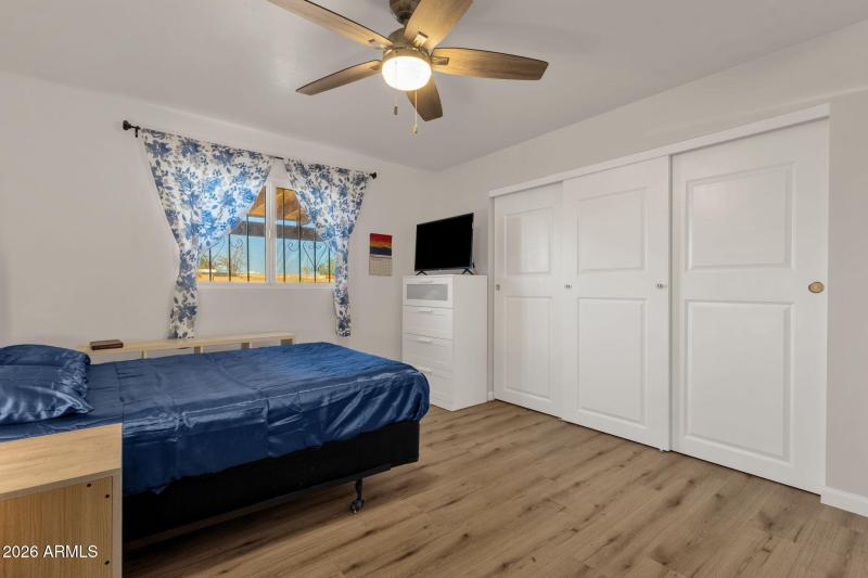 16-web-or-mls-2714-w-ellis-dr