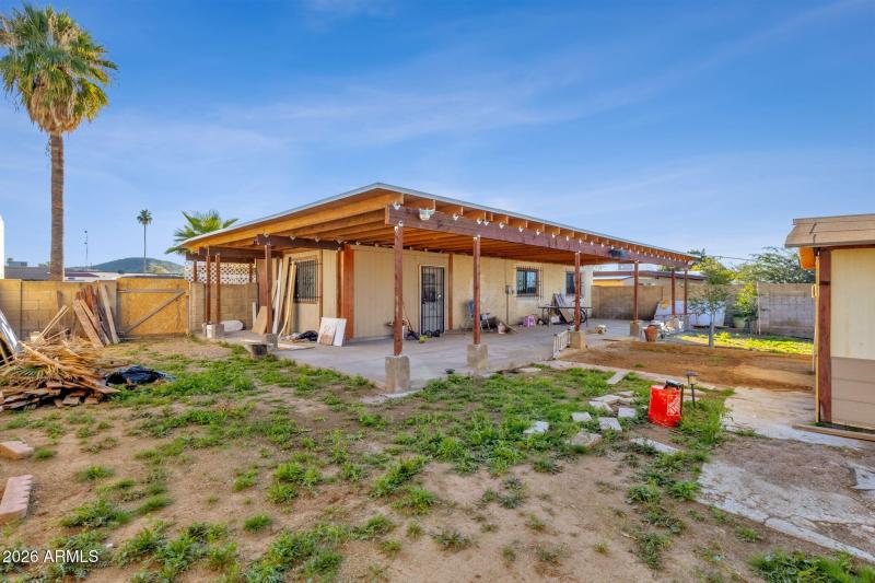 26-web-or-mls-2714-w-ellis-dr