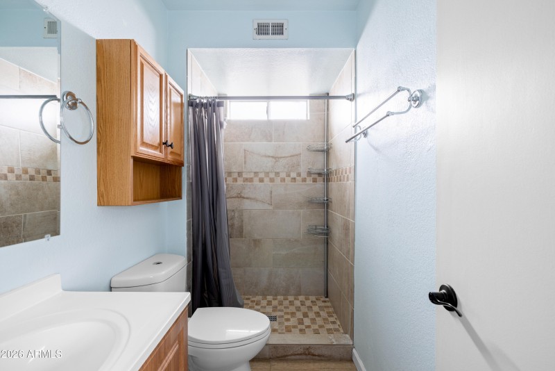 Primary_Bathroom_Photo_1