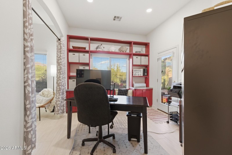 Office/Sitting room off Main Bedroom