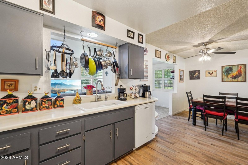 19-web-or-mls-W Tonada Dr-S1001-019