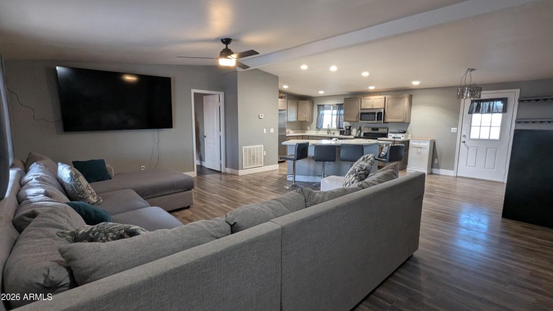 PXL_20260106_235154482