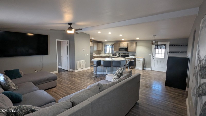 PXL_20260106_235156993