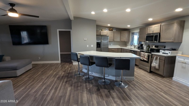 PXL_20260106_235244432