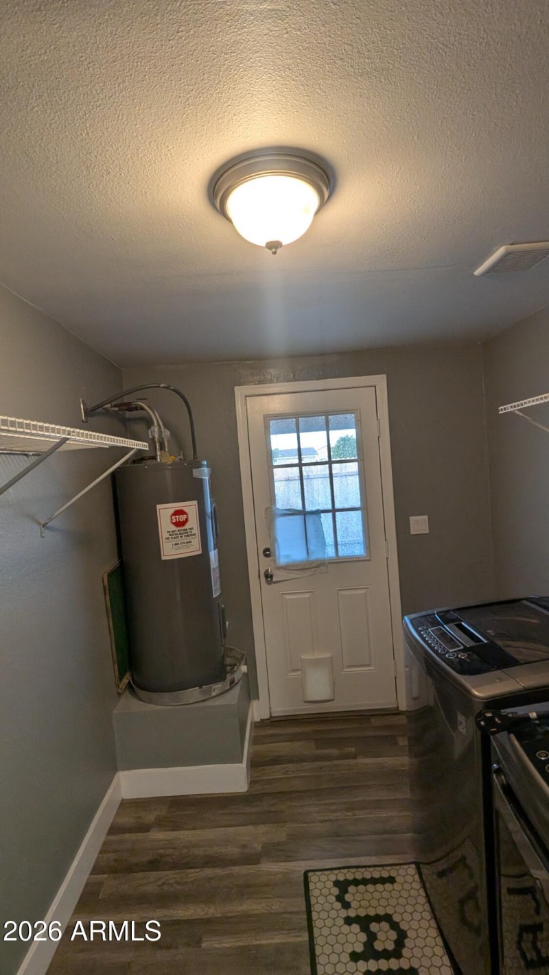 PXL_20260106_235316159