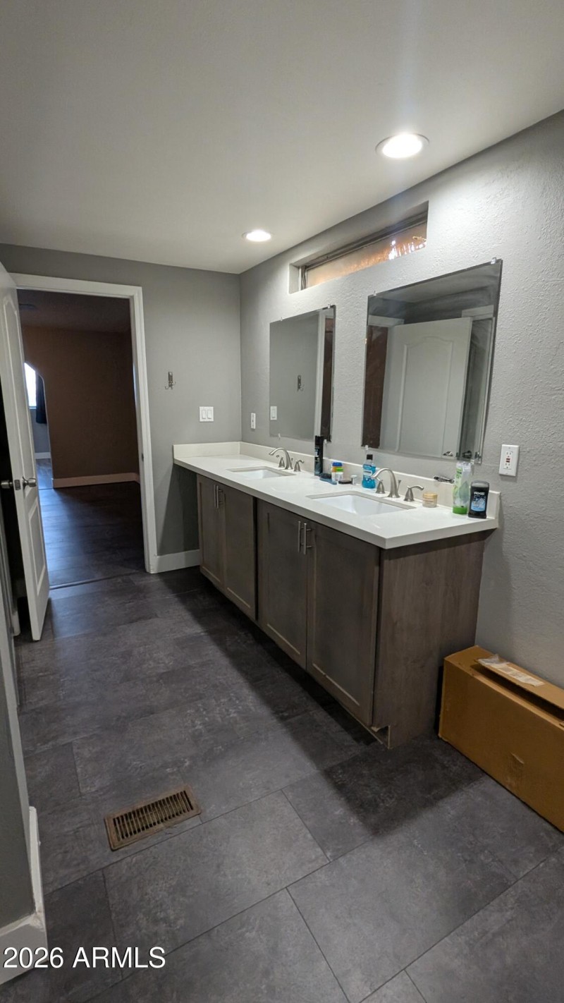 PXL_20260106_235742851