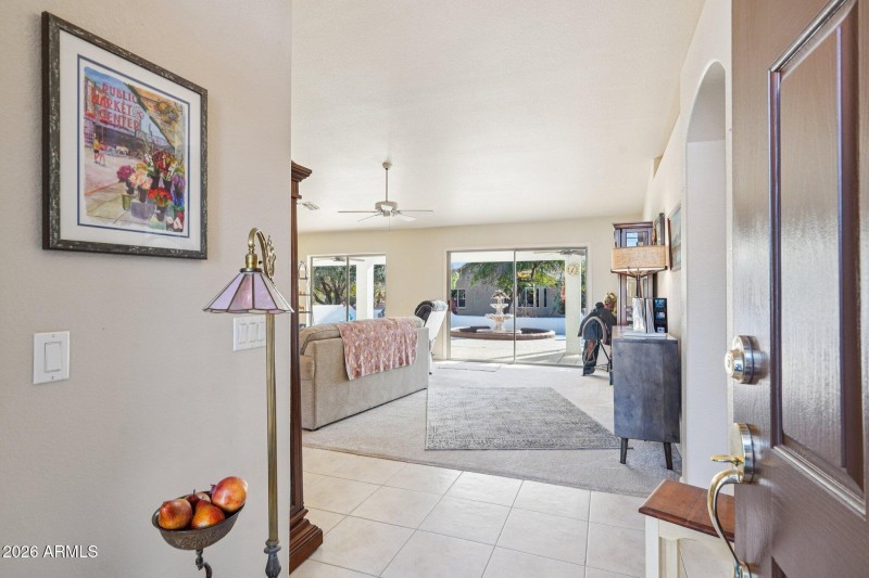 8-web-or-mls-W La Reata Ave-S1001-008