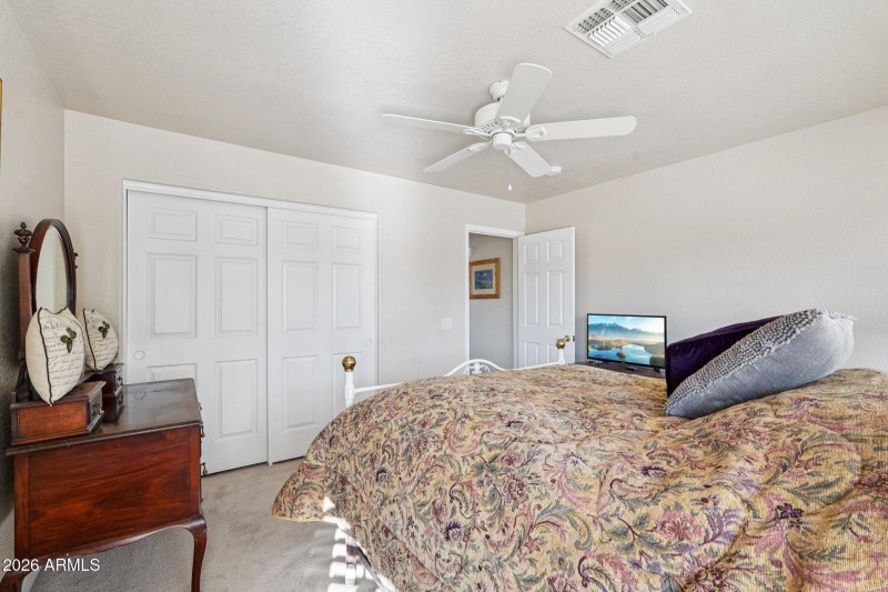 22-web-or-mls-W La Reata Ave-S1001-022