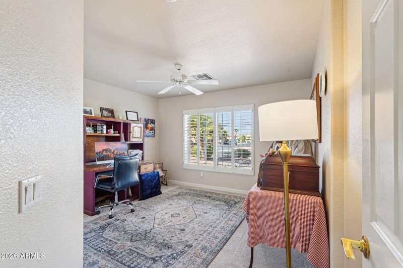 24-web-or-mls-W La Reata Ave-S1001-024