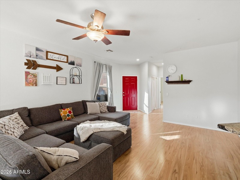 08-5833 E Norland Street-8