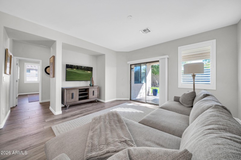 42805 N Hudson Trl-10