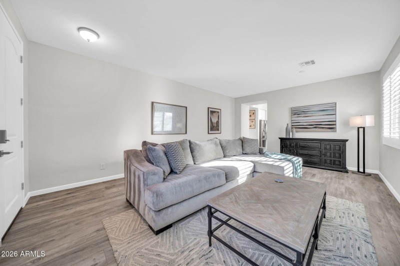 42805 N Hudson Trl-11