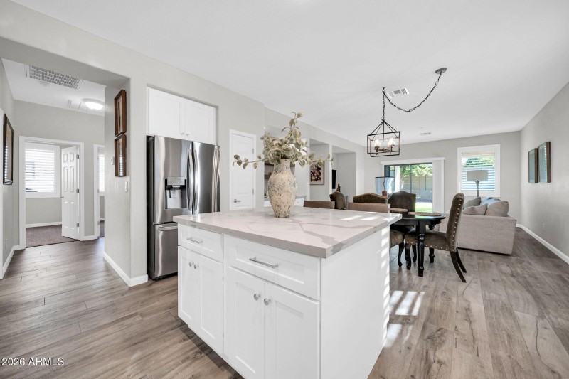 42805 N Hudson Trl-16