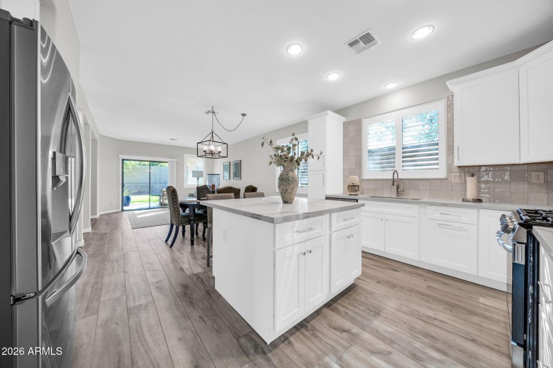 42805 N Hudson Trl-17