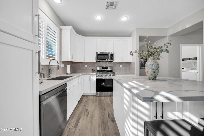 42805 N Hudson Trl-19