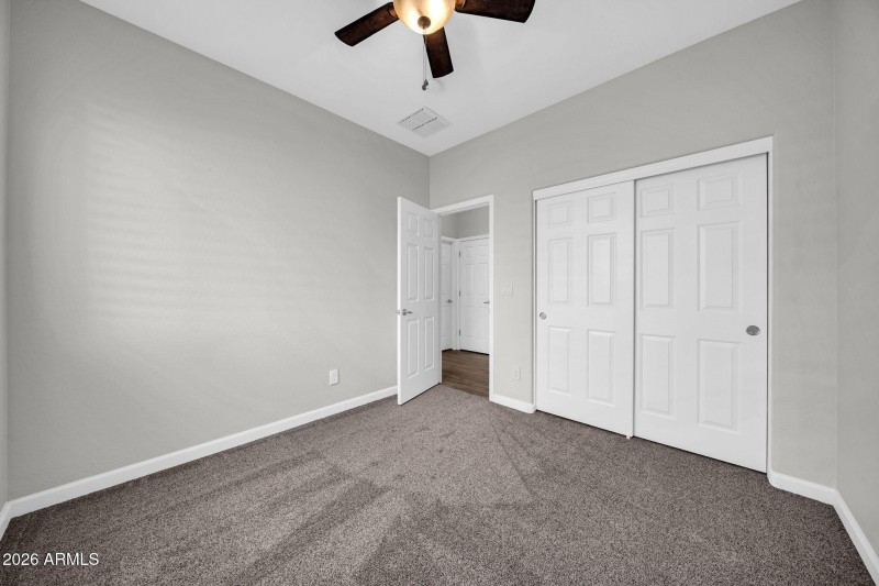 42805 N Hudson Trl-34