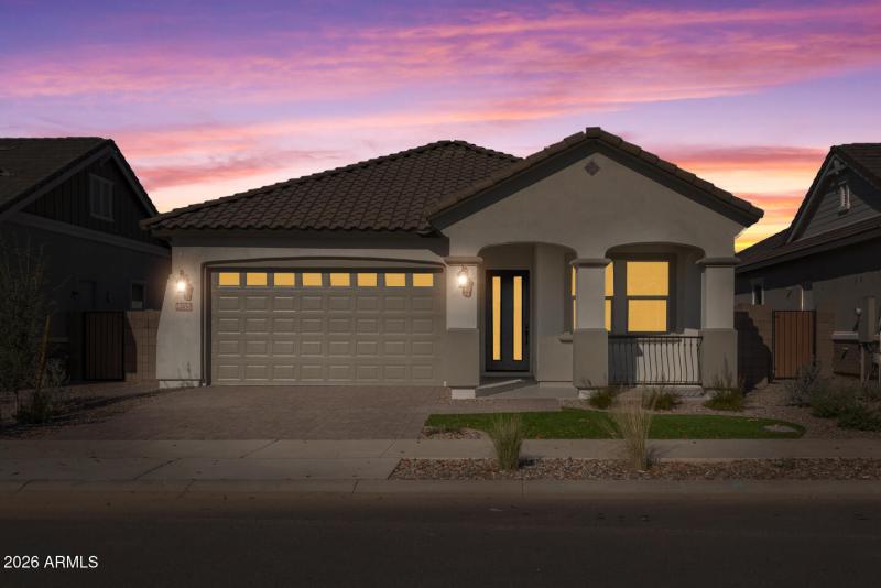 1)FRONT OF HOME_