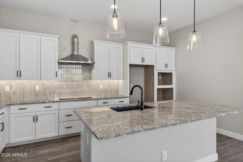 8)KITCHEN