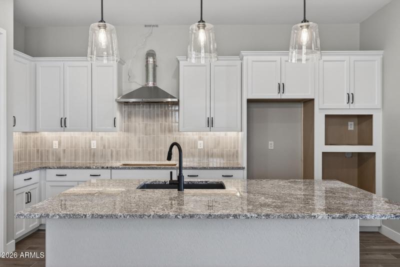 14)KITCHEN
