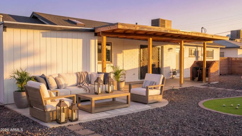 2232 W San Miguel - Back Patio