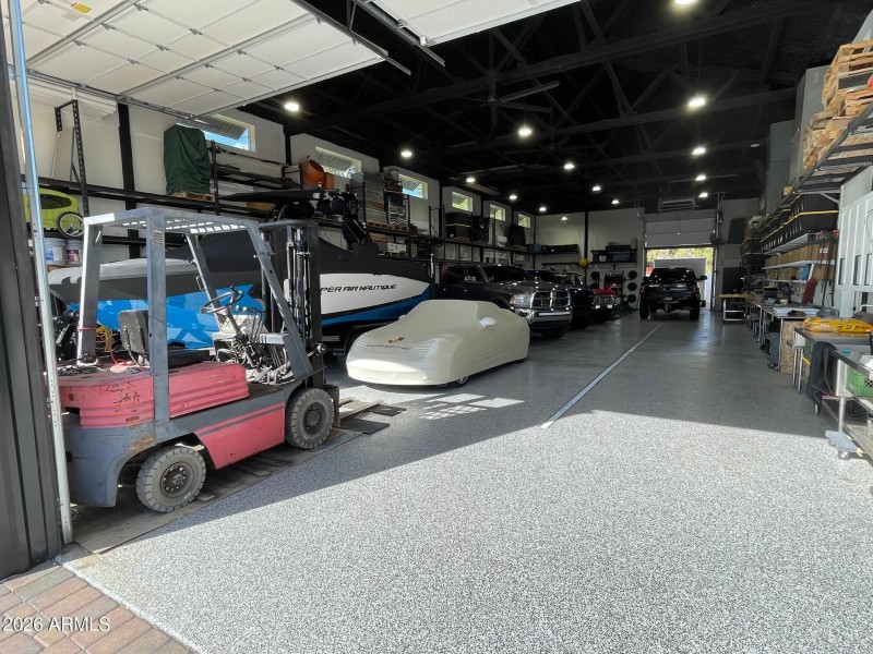 Detached shop with lights and fans, A/C