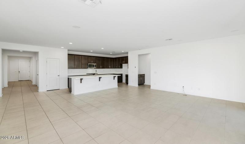 11208 S 52nd Ln-large-004-015-11208 S 52