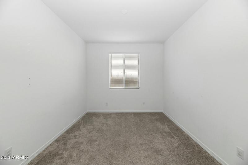 11208 S 52nd Ln-large-018-023-11208 S 52