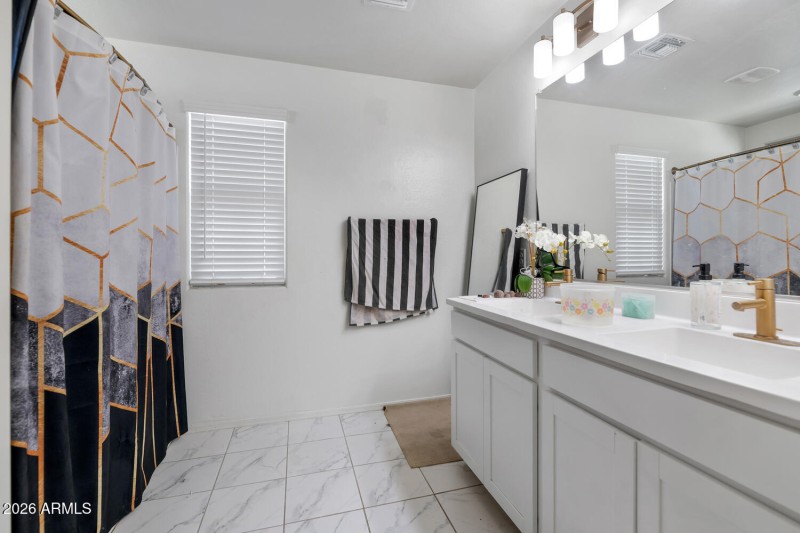 16261 W La Ventilla Way-large-011-010-16