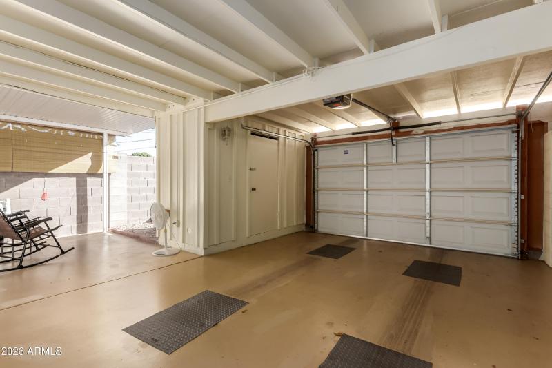 10409 garage storage and patio