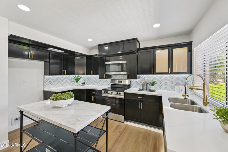 23-web-or-mls-W Monte Ave-S1001-023