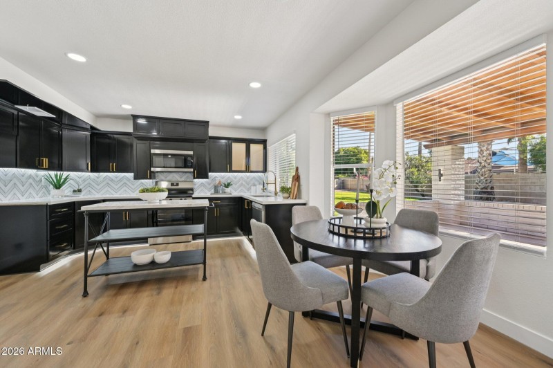 27-web-or-mls-W Monte Ave-S1001-027