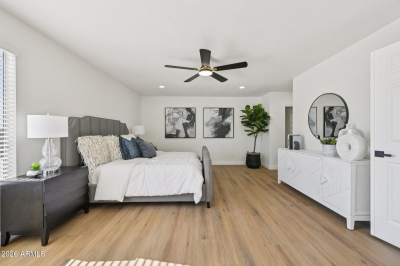 32-web-or-mls-W Monte Ave-S1001-032