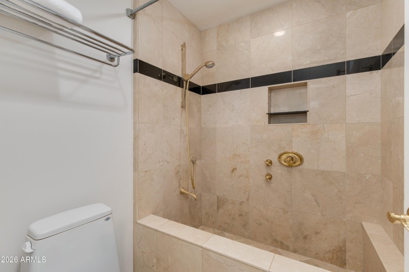 Primary Shower/Tub