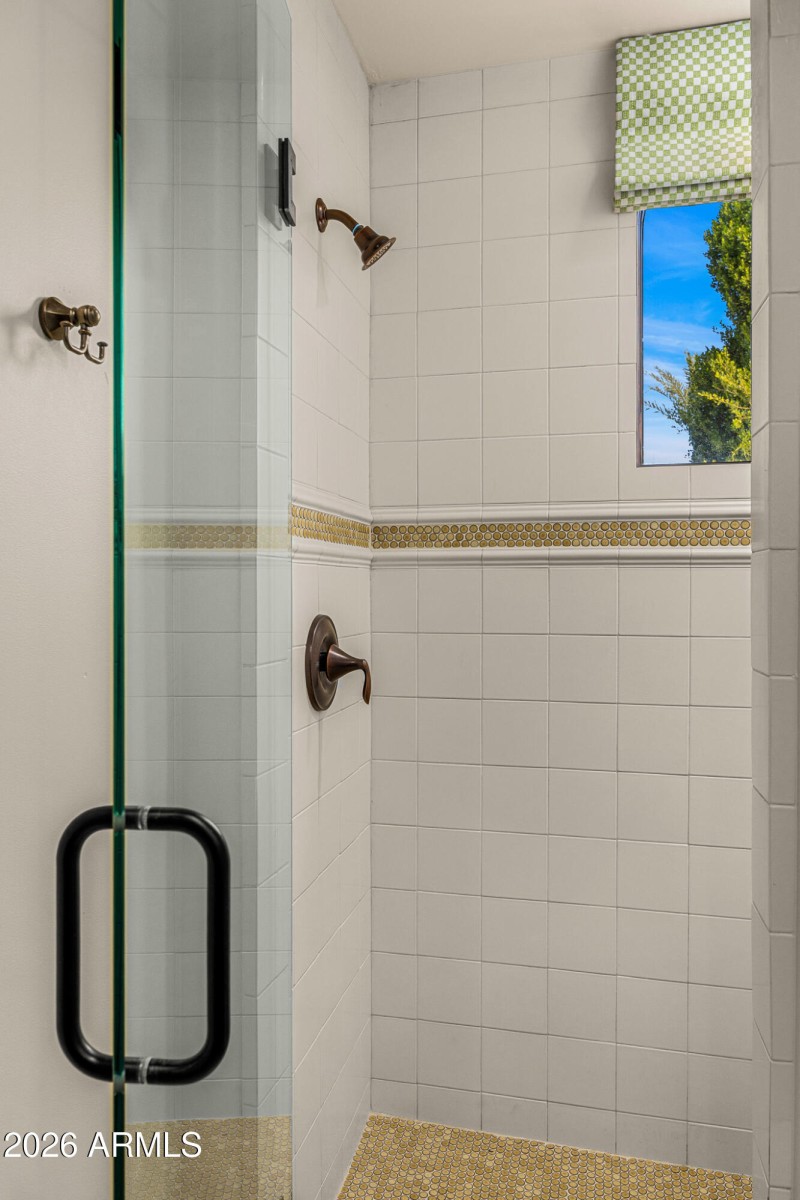 47guest bath3_shower