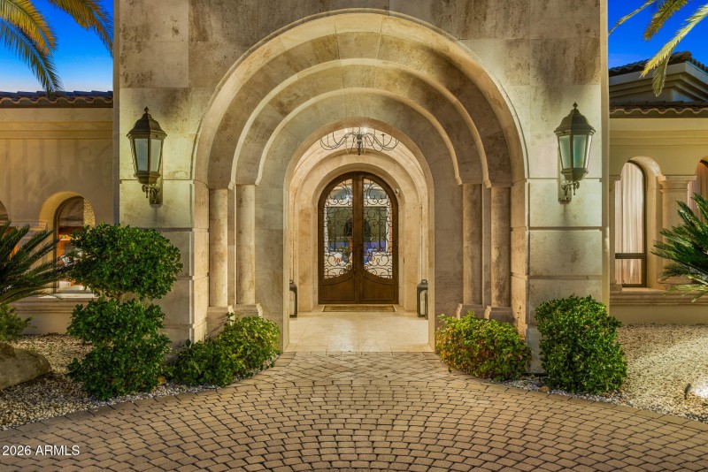 76front entrance2_twilight