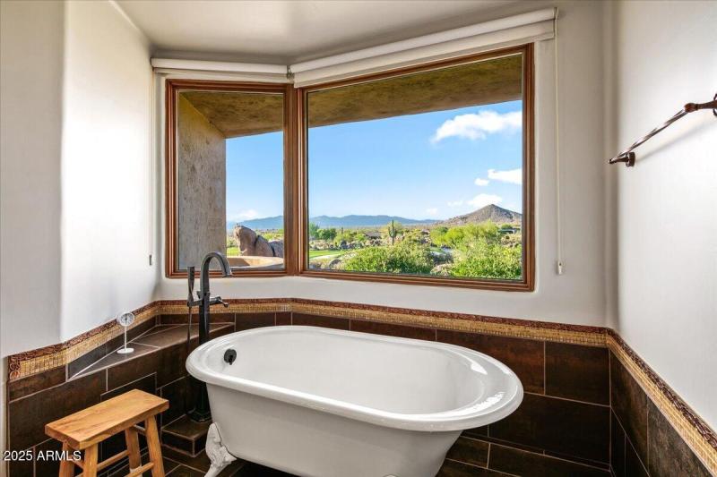 38-Primary Bath Views