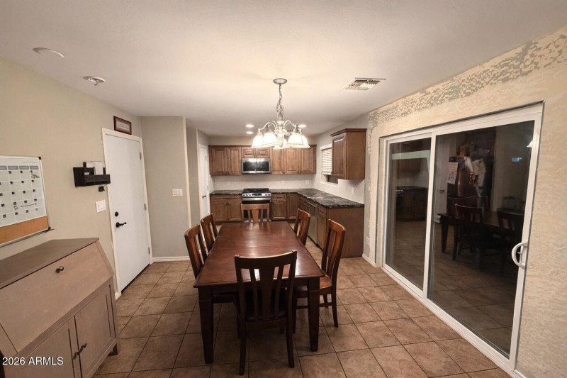 Dining/Kitchen