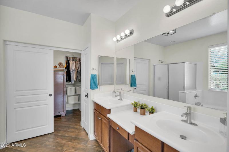 25-web-or-mls-21718 E Cherry Wood Dr-23