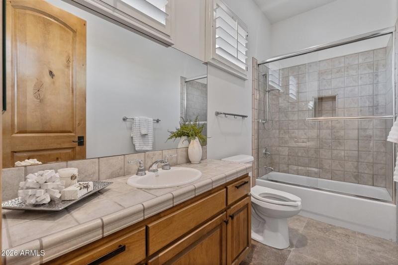 Bedroom 2 Ensuite Bath