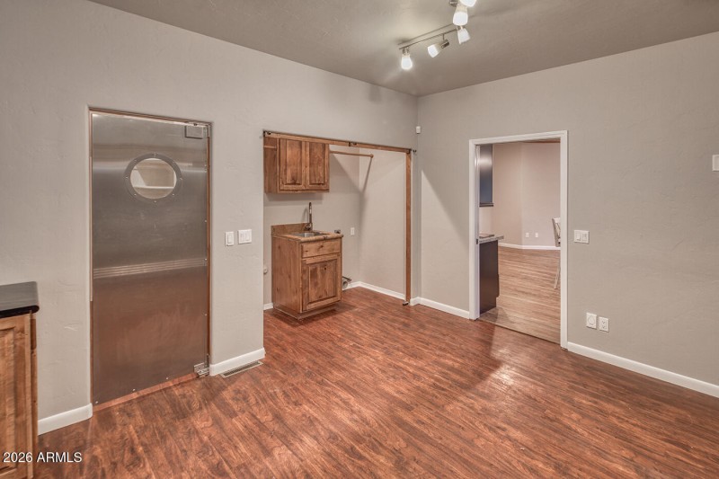 25 Laundry _ Pantry Entry