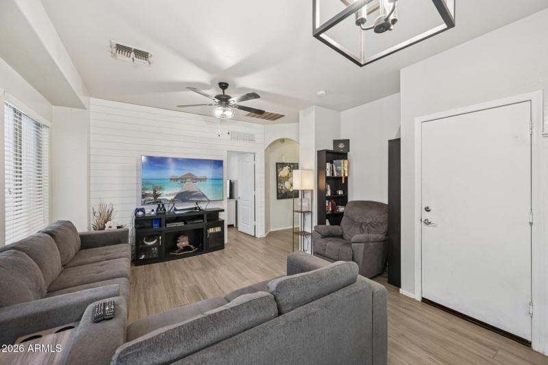 7-web-or-mls-S Bristol-S1008-007