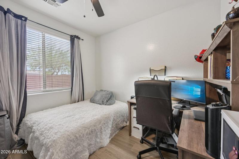 15-web-or-mls-S Bristol-S1008-015