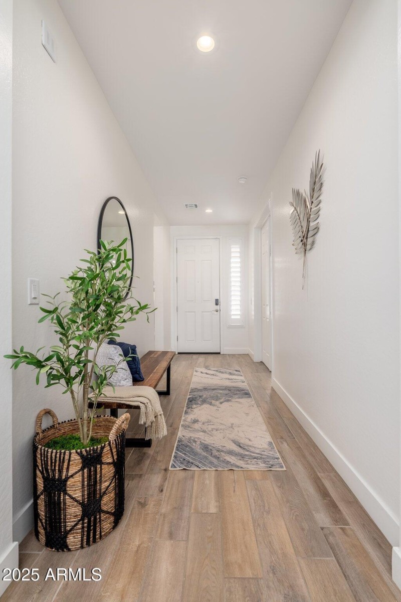 18542 W Seldon Ln - 04