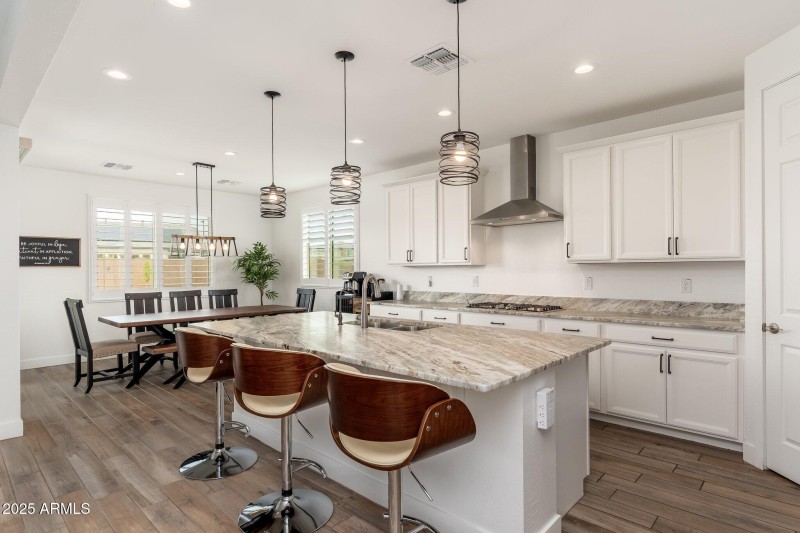 18542 W Seldon Ln - 10