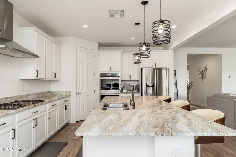 18542 W Seldon Ln - 12