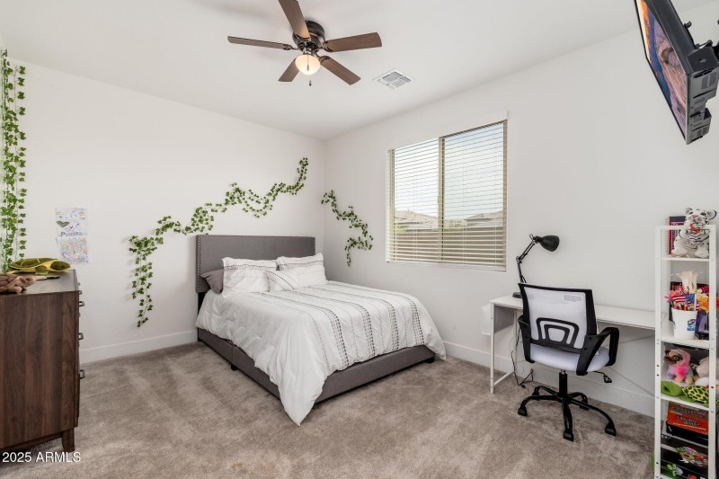 18542 W Seldon Ln - 32