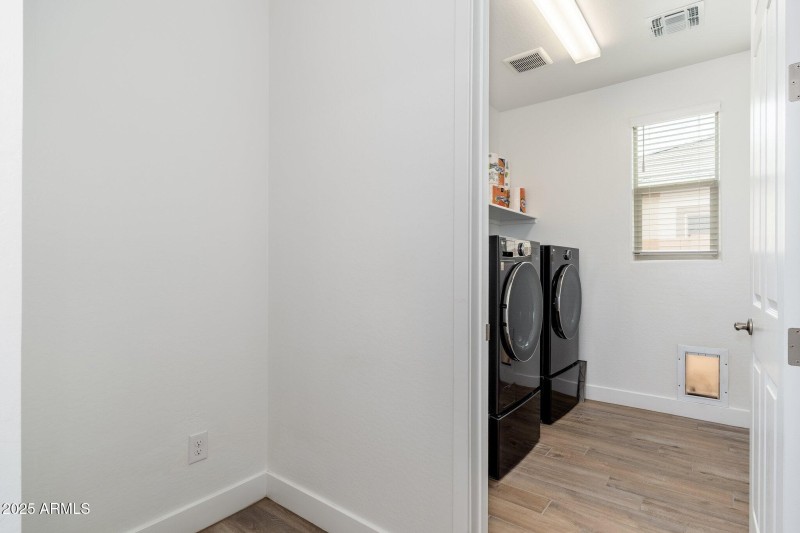 18542 W Seldon Ln - 34